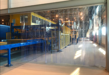 chiusura in pvc a strisce trasparenti